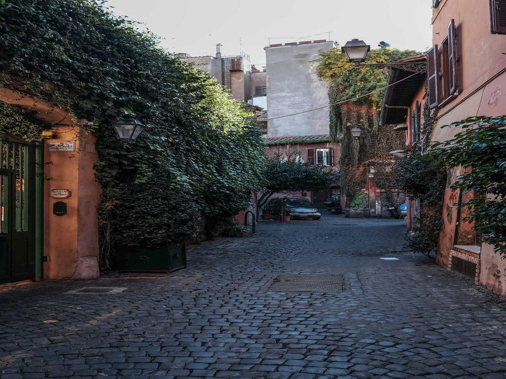 Ancient Trastevere Vespa Loft Рим Екстериор снимка